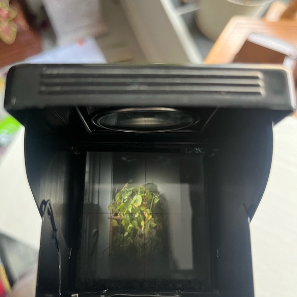 Black Vintage Camera - Picture 12 of 12